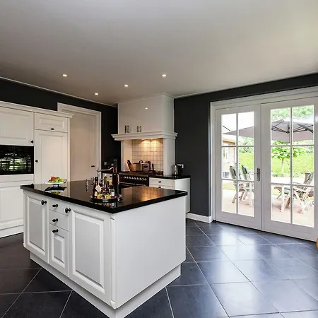 Spacious Holiday In With A Large Garden Villa Kesteren