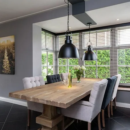 Spacious Holiday In With A Large Garden Kesteren