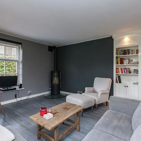 Villa Spacious Holiday In With A Large Garden *